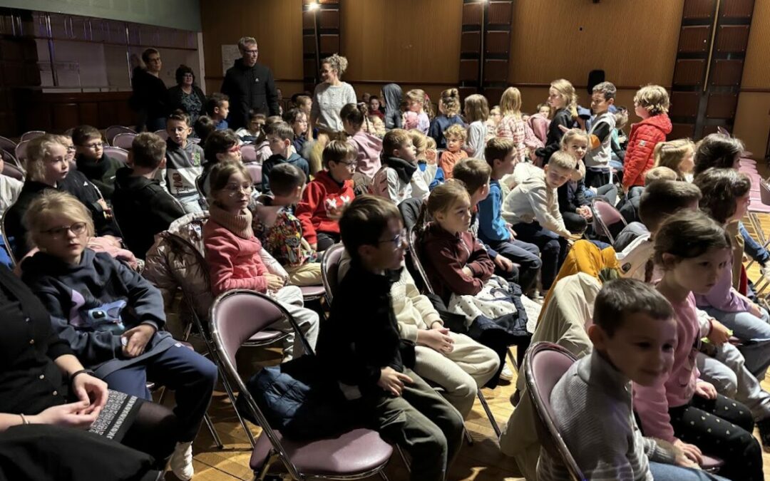 Spectacle organisé par Charlotte, responsable de la médiathèque.